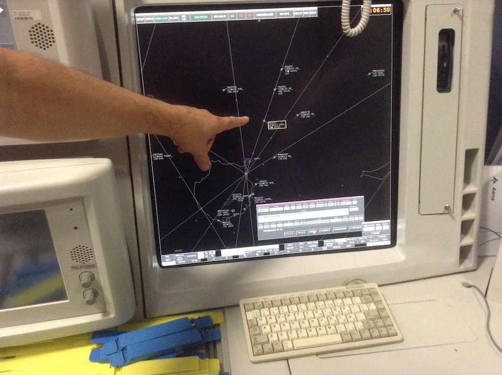 Pantalla de un centro de control de tránsito aéreo.