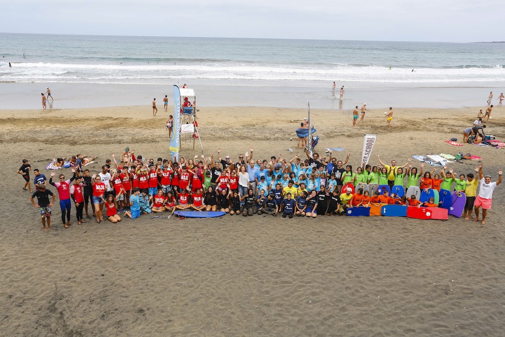 Cardona y los surferos
