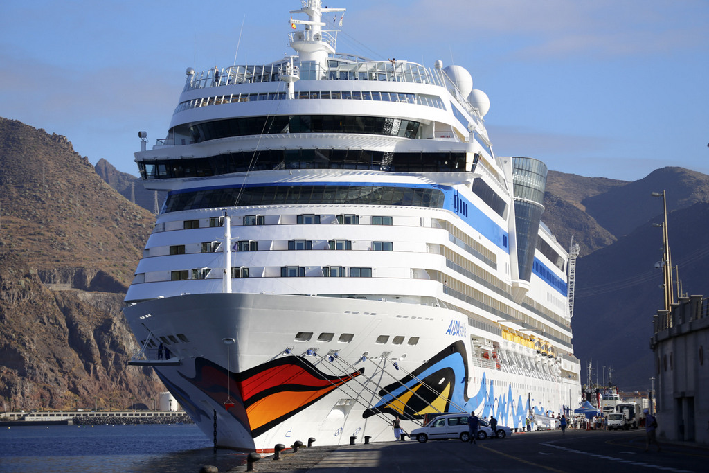Aida Stella en el puerto de la capital tinerfeña
