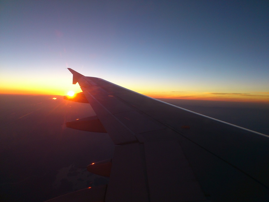 Avión en vuelo entre Canarias y la Península. Fotografía: ATCpress